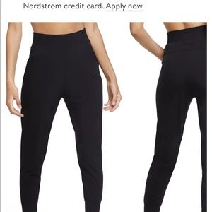 Nike Bliss Luxe Dri-Fit Training Pant. Size XS.